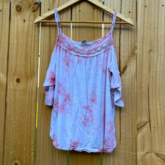 Passport Tops - Pink Tie Dye Y2K Passport Top size large with Crotched/Knitted flowers